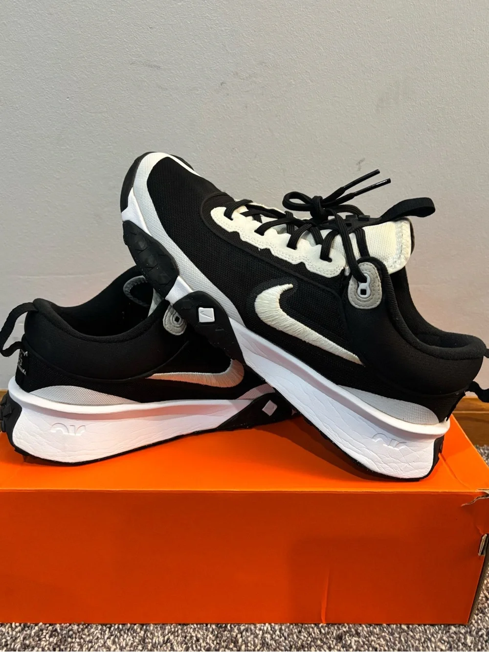 Nike Air Diamond Varsity Turf Black and White Mens Baseball Turf Shoe